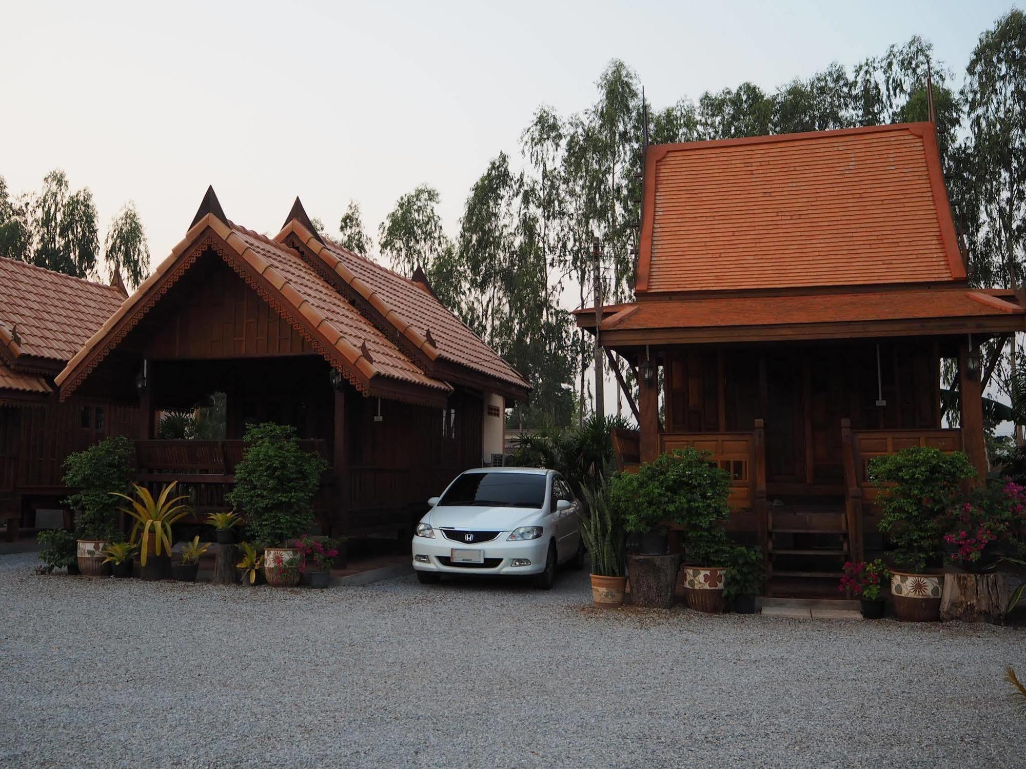 Khum Tewa Sakonnakhon Hotel Sakon Nakhon Bagian luar foto